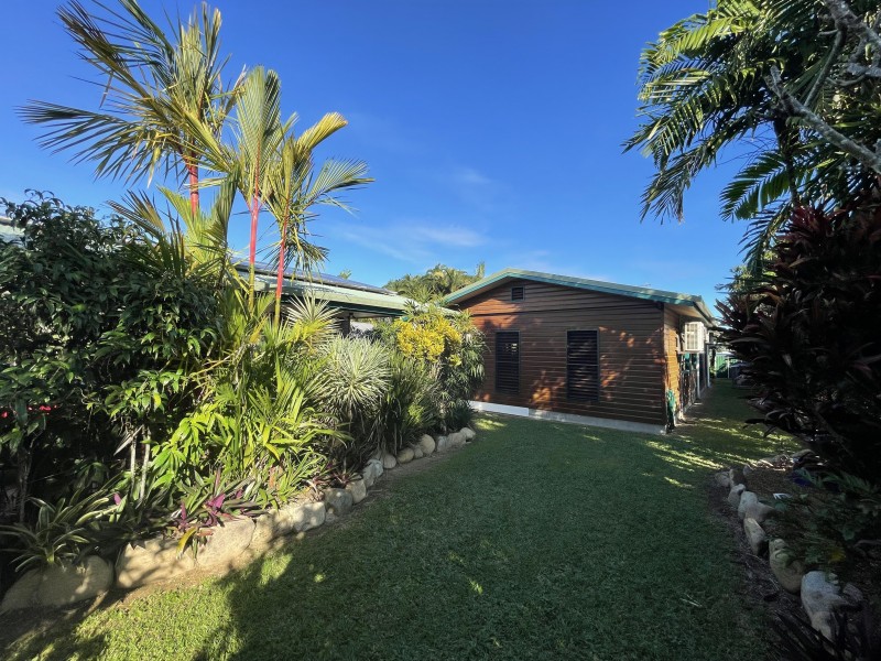 3 Giufre Cres, Wongaling Beach QLD 4852