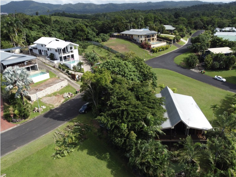 31 Dunkalli Cres, Wongaling Beach QLD 4852