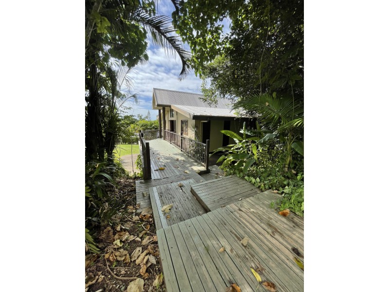31 Dunkalli Cres, Wongaling Beach QLD 4852