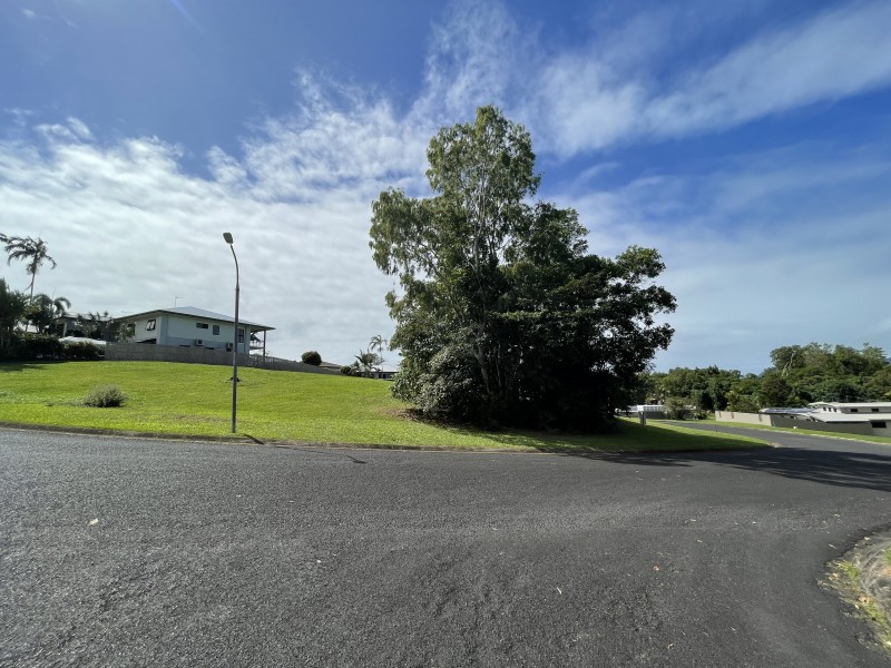 17 Dunkalli Cres, Wongaling Beach QLD 4852