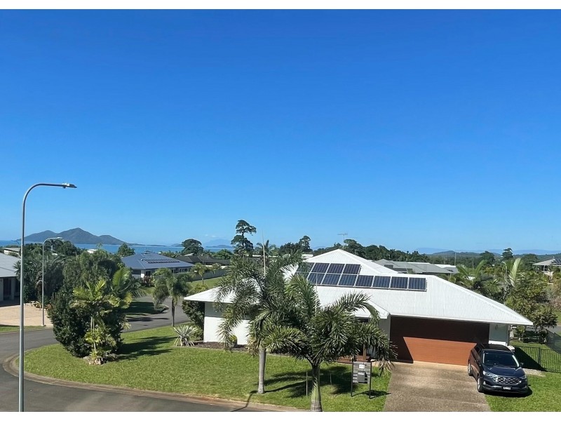 1 Purtaboi Cl, Mission Beach QLD 4852