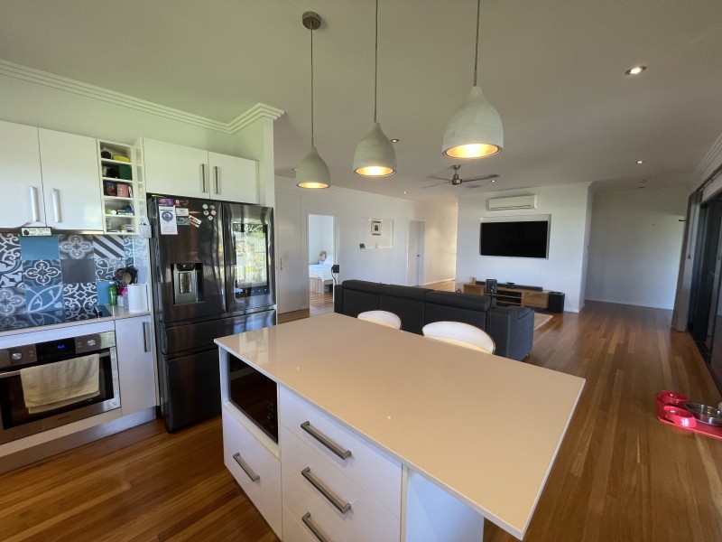 1 Purtaboi Cl, Mission Beach QLD 4852