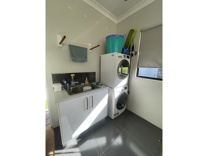 1 Purtaboi Cl, Mission Beach QLD 4852