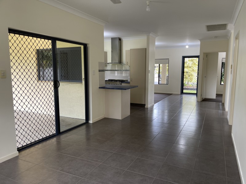 35 Midshipman St, South Mission Beach QLD 4852