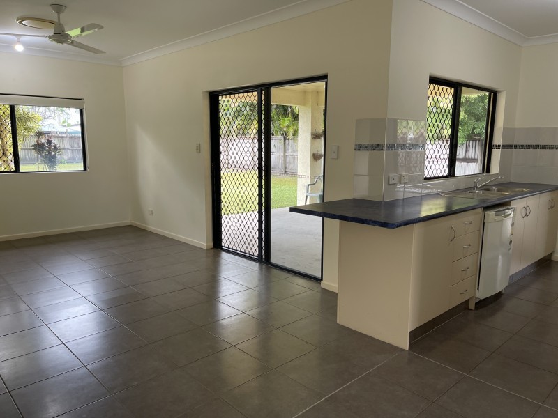 35 Midshipman St, South Mission Beach QLD 4852