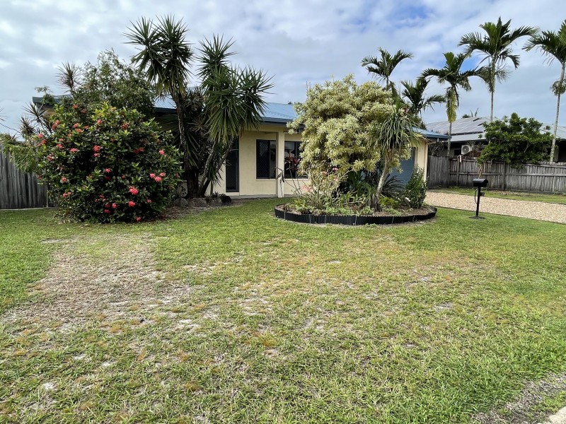 35 Midshipman St, South Mission Beach QLD 4852
