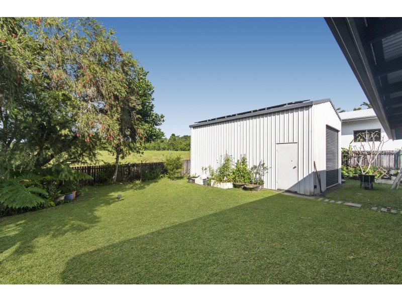 5 Giufre Crescent, Wongaling Beach QLD 4852