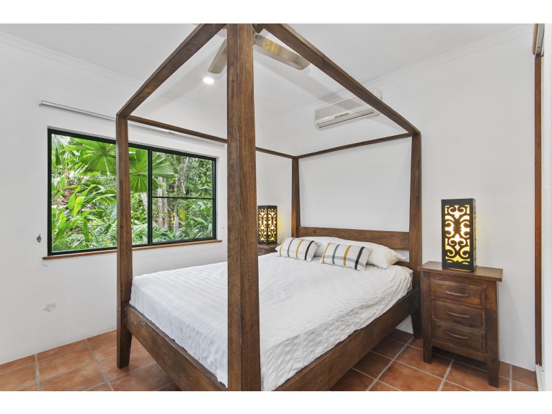 24 Bicton Cl, Bingil Bay QLD 4852