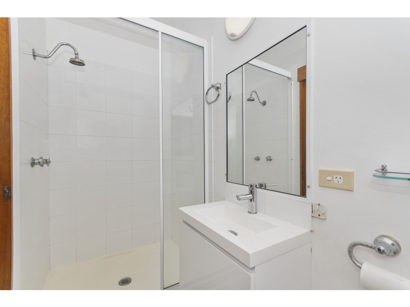 24 Bicton Cl, Bingil Bay QLD 4852