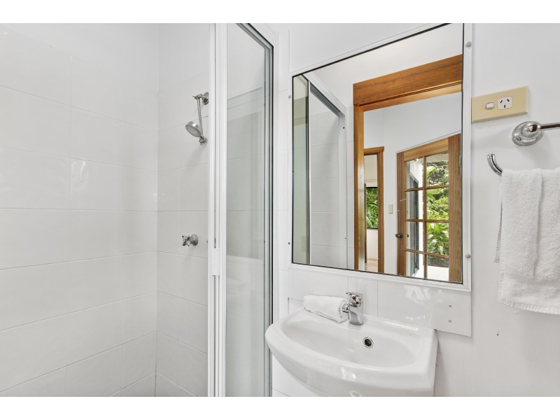 24 Bicton Cl, Bingil Bay QLD 4852