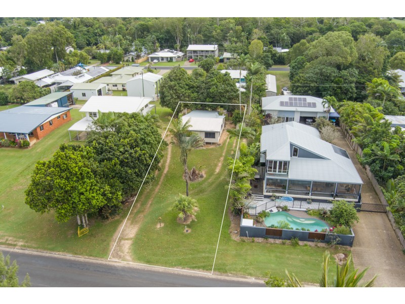 72 Kennedy Esp, South Mission Beach QLD 4852
