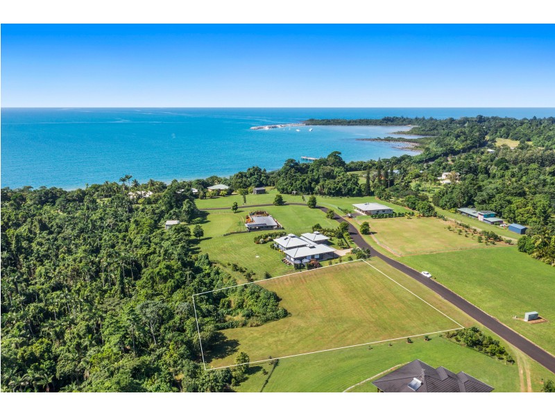 8 Unsworth Dr, Mission Beach QLD 4852