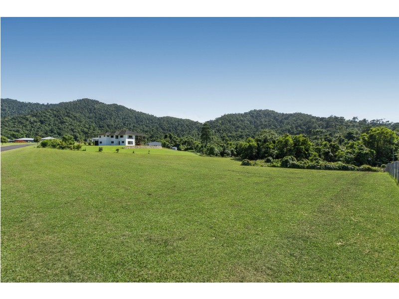 8 Unsworth Dr, Mission Beach QLD 4852