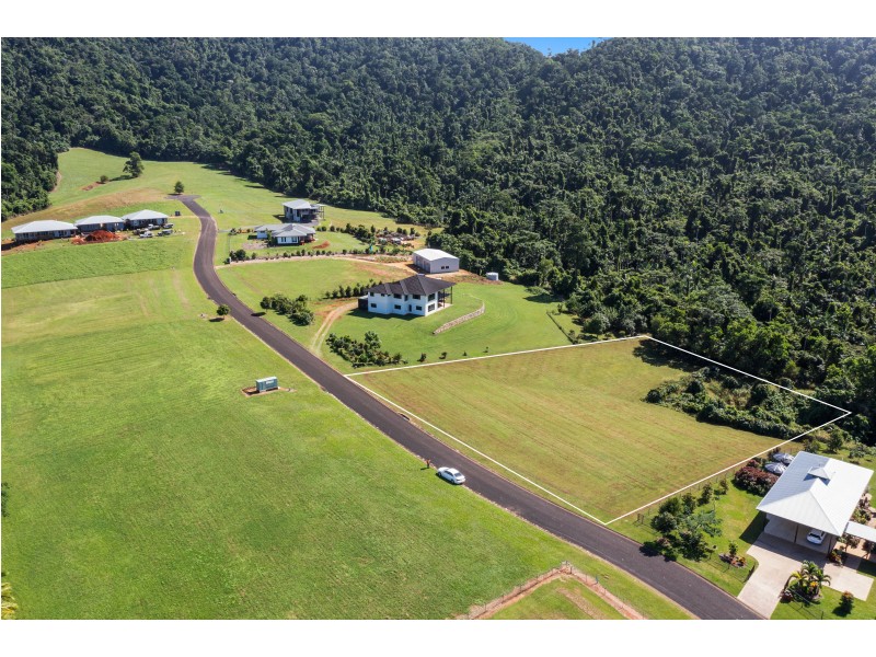 8 Unsworth Dr, Mission Beach QLD 4852