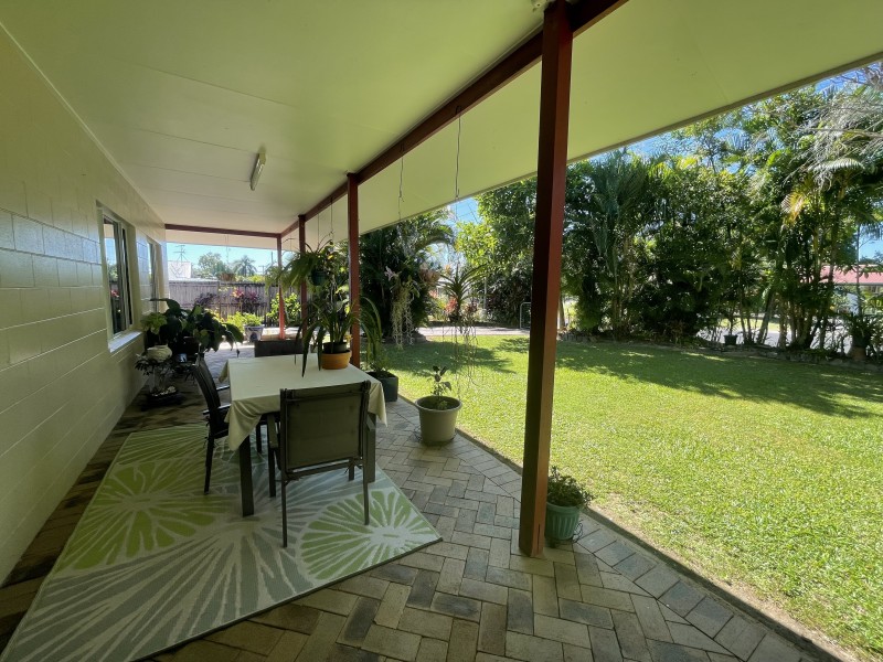 5 Buccaneer St, South Mission Beach QLD 4852