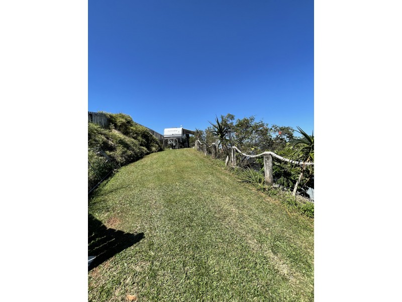 5 Bedarra Tce, South Mission Beach QLD 4852