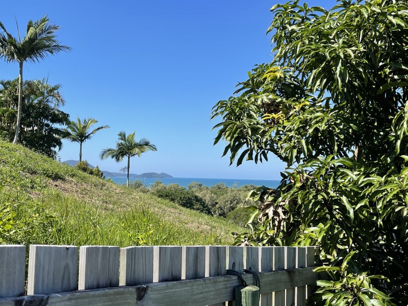 5 Bedarra Tce, South Mission Beach QLD 4852