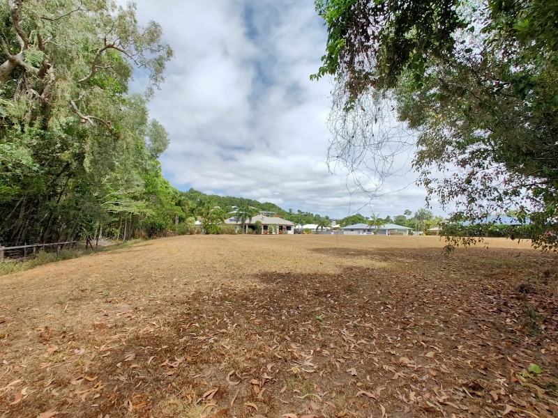 13 Spinnaker St, South Mission Beach QLD 4852