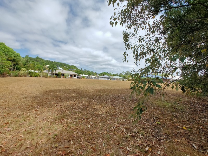 13 Spinnaker St, South Mission Beach QLD 4852