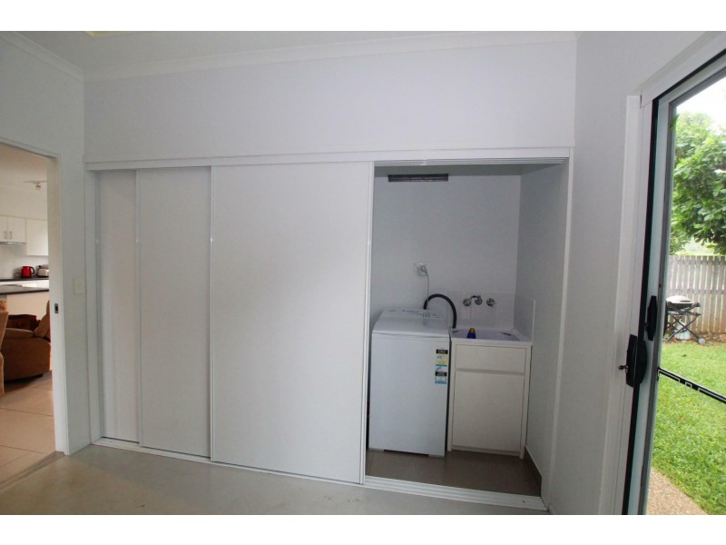 2/20 Seaview St, Mission Beach QLD 4852