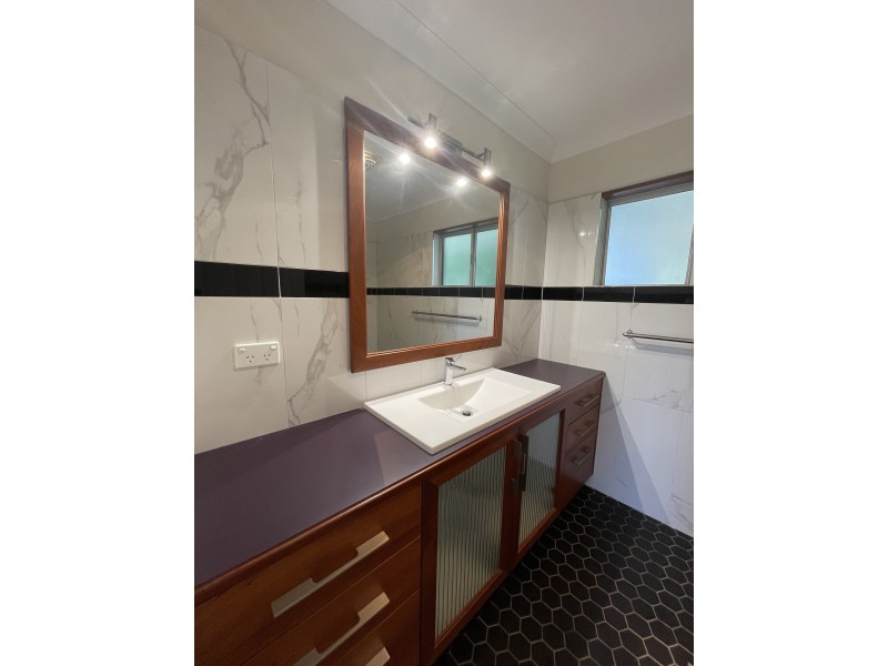 2 Endeavour Ave, Mission Beach QLD 4852