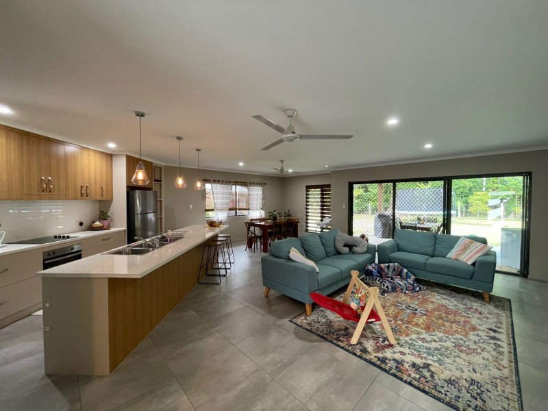 21 Oceanview Dr, Wongaling Beach QLD 4852