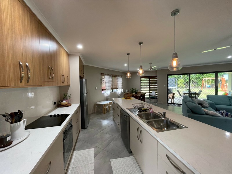 21 Oceanview Dr, Wongaling Beach QLD 4852