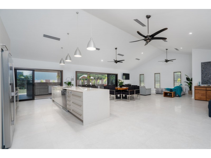 1 Sanctuary Cres, Wongaling Beach QLD 4852
