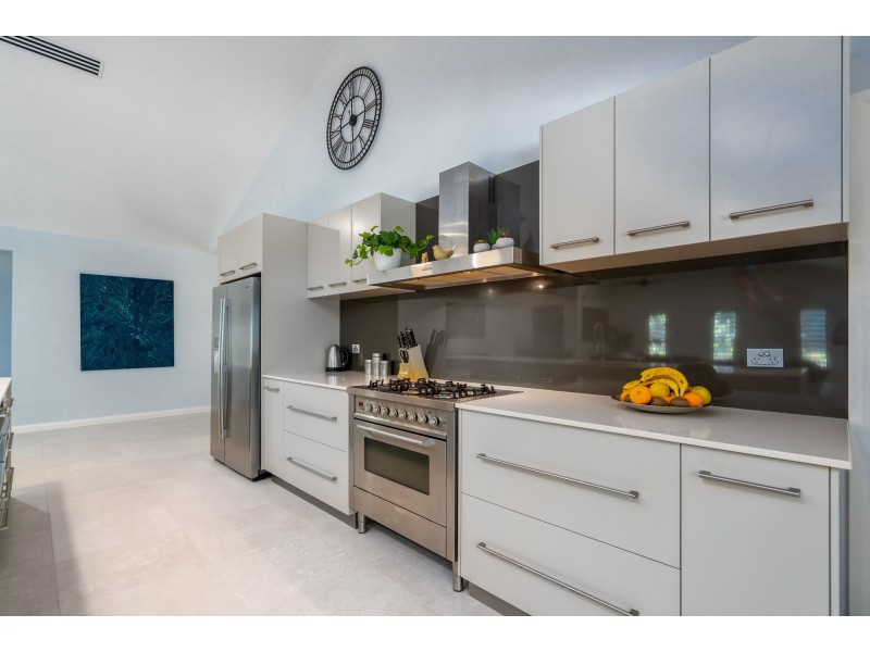 1 Sanctuary Cres, Wongaling Beach QLD 4852