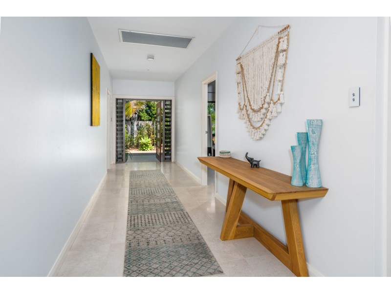 1 Sanctuary Cres, Wongaling Beach QLD 4852