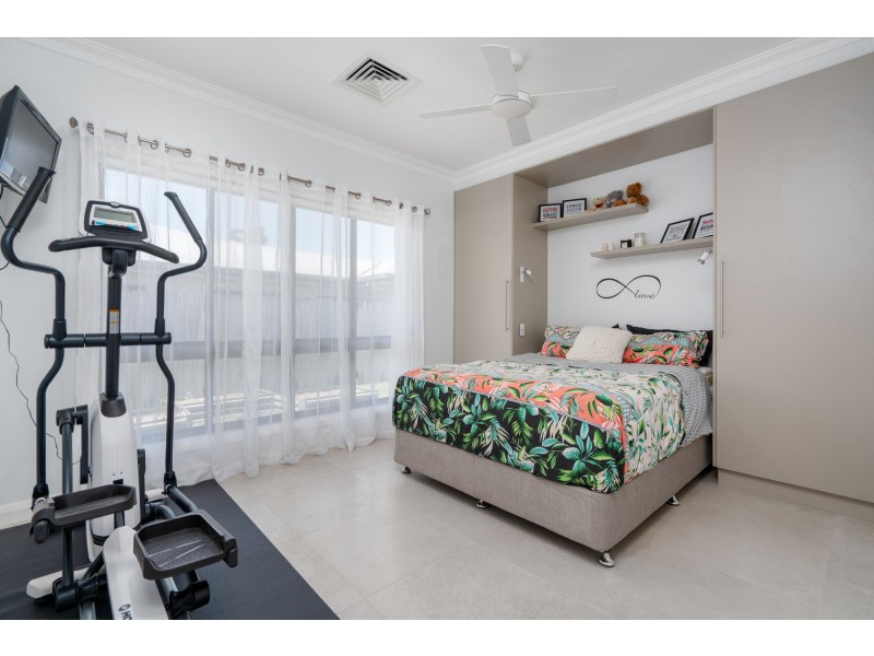 1 Sanctuary Cres, Wongaling Beach QLD 4852