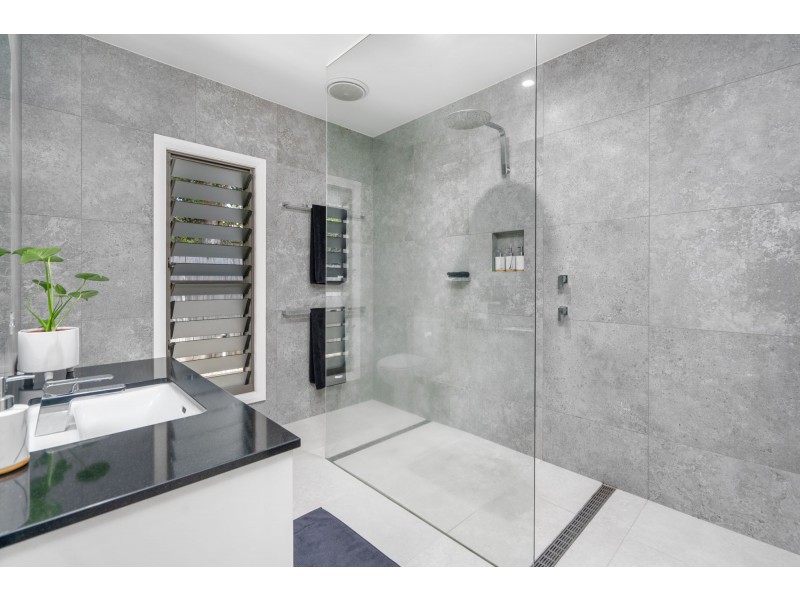 1 Sanctuary Cres, Wongaling Beach QLD 4852