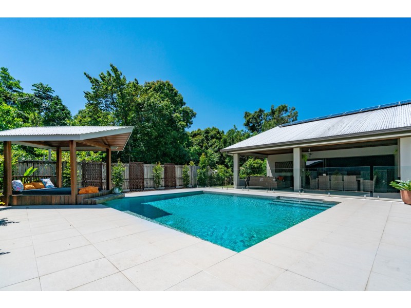 1 Sanctuary Cres, Wongaling Beach QLD 4852