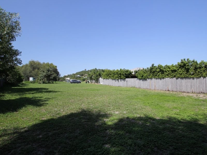 18 Clipper Court, South Mission Beach QLD 4852