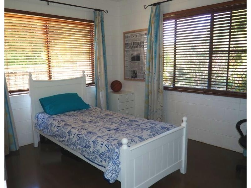 12 Casuarina Crescent, Mission Beach QLD 4852