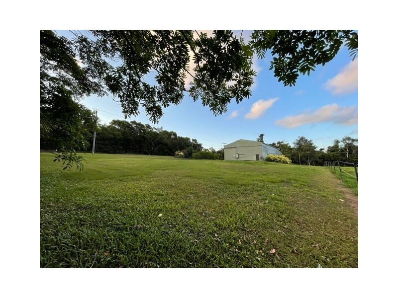 555 Bingil Bay Rd, Bingil Bay QLD 4852