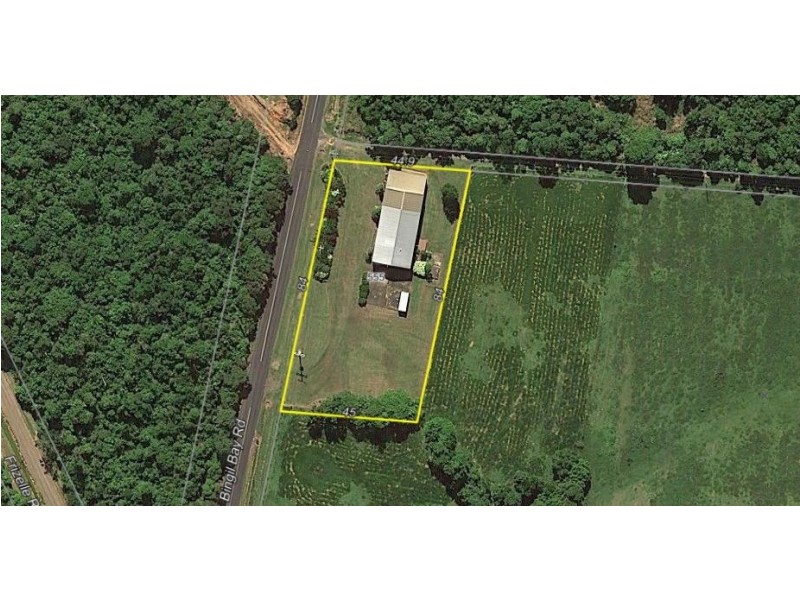 555 Bingil Bay Rd, Bingil Bay QLD 4852