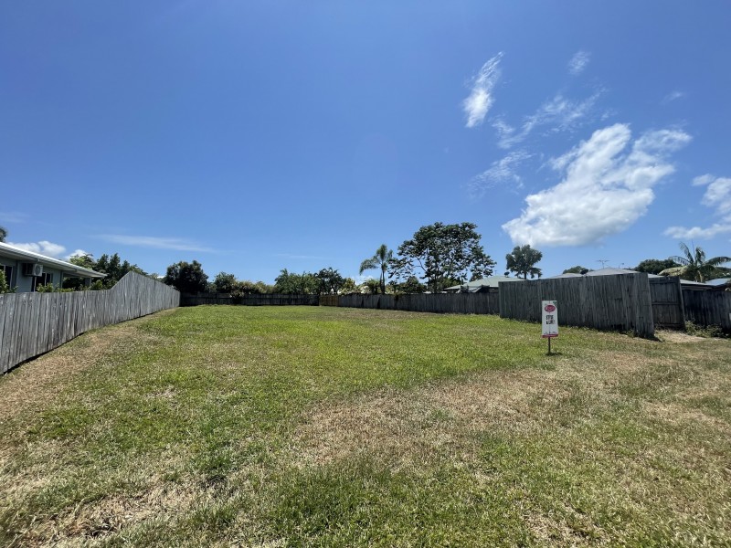12 Spinnaker Street, South Mission Beach QLD 4852