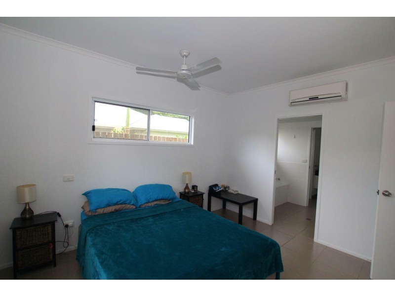 1/20 Seaview St, Mission Beach QLD 4852