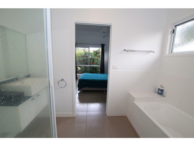 1/20 Seaview St, Mission Beach QLD 4852