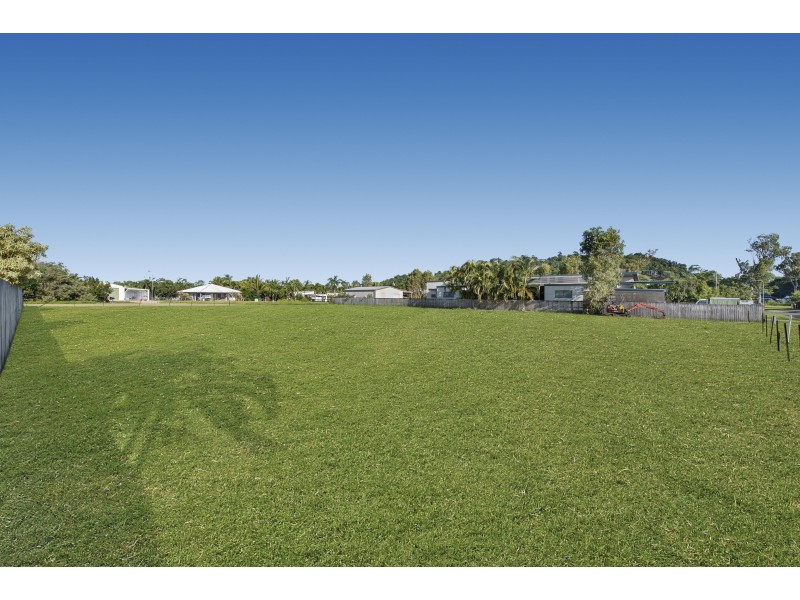 18-20 Mariner Drive, South Mission Beach QLD 4852