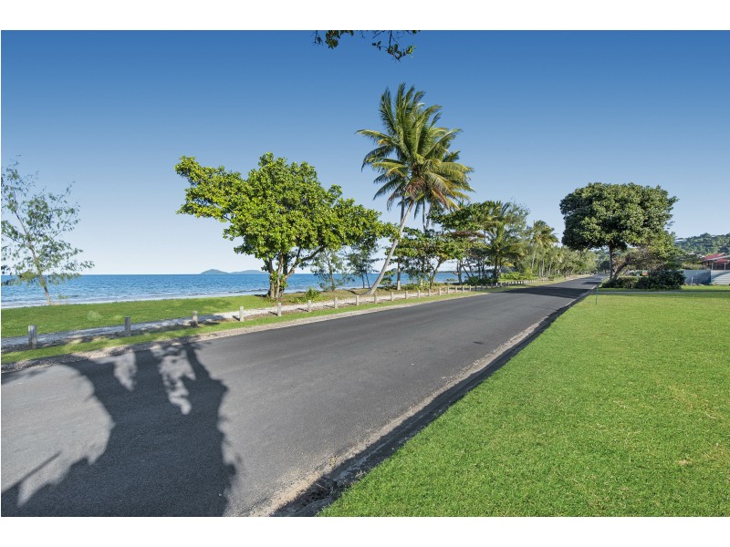 66 Kennedy Esp, South Mission Beach QLD 4852