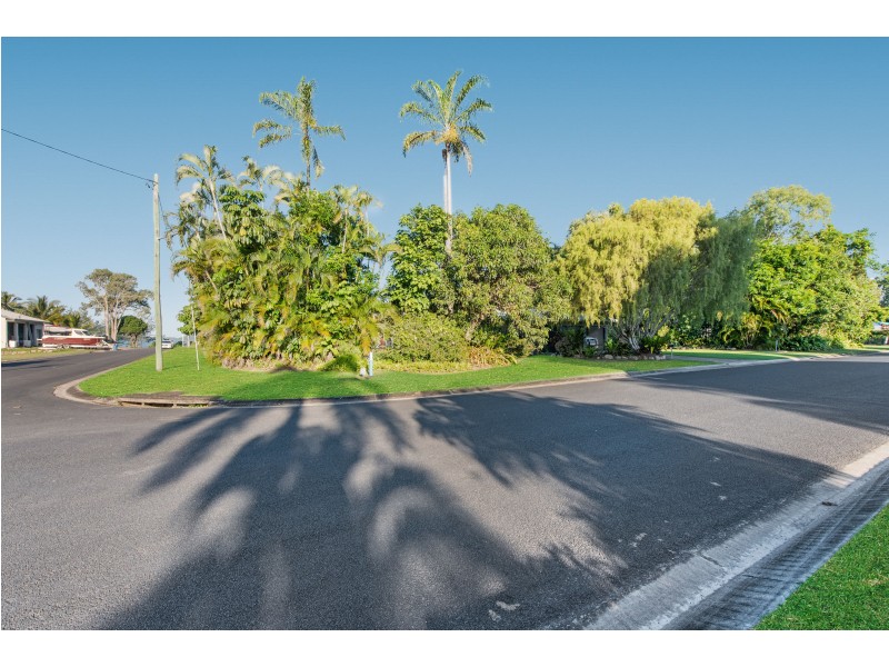 28 Seafarer St, South Mission Beach QLD 4852