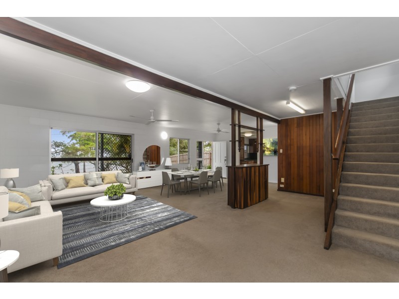 10 Kennedy Esp, South Mission Beach QLD 4852