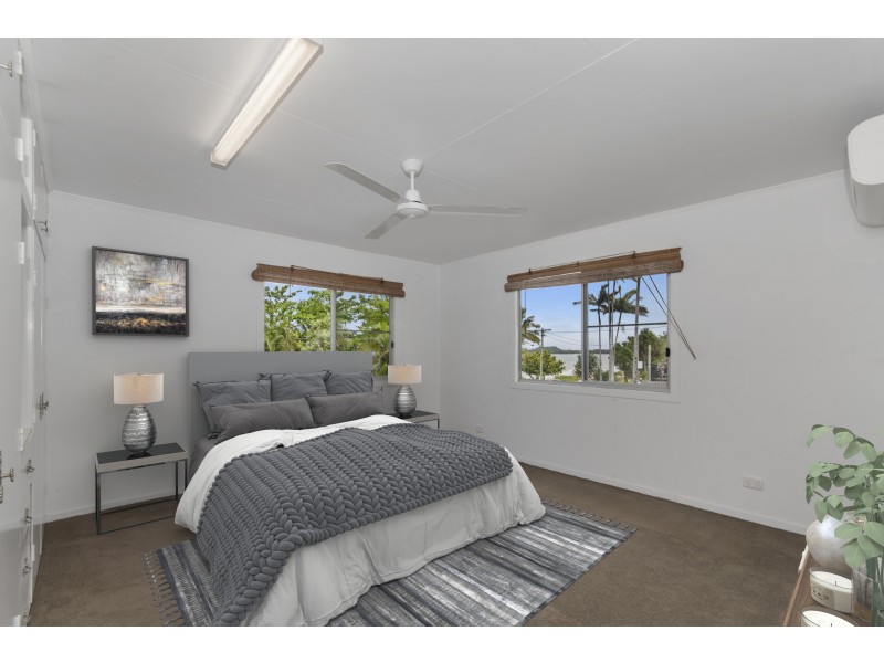 10 Kennedy Esp, South Mission Beach QLD 4852