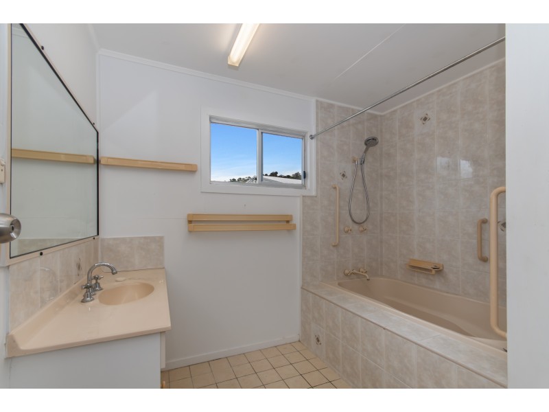 10 Kennedy Esp, South Mission Beach QLD 4852