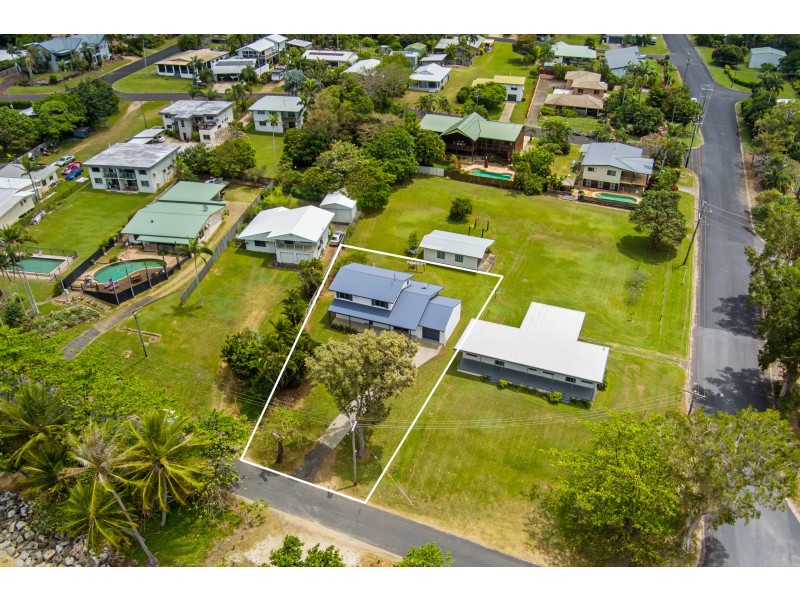 10 Kennedy Esp, South Mission Beach QLD 4852