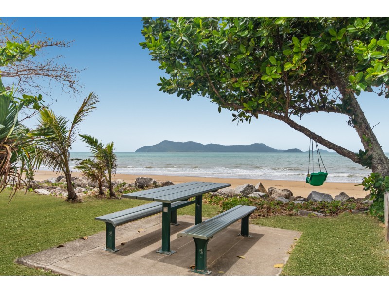 10 Kennedy Esp, South Mission Beach QLD 4852
