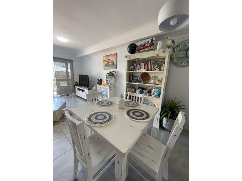 Unit 1/4 Hilliar St, Wongaling Beach QLD 4852