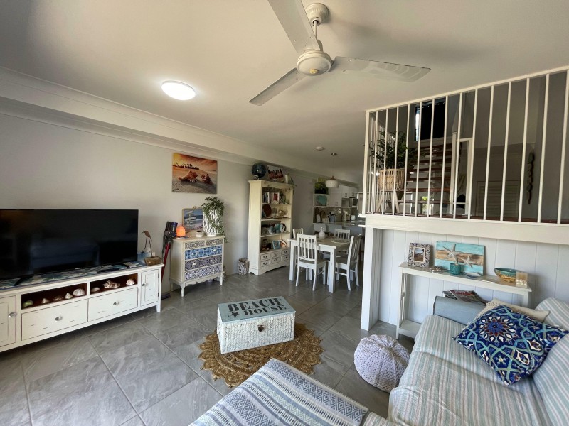 Unit 1/4 Hilliar St, Wongaling Beach QLD 4852